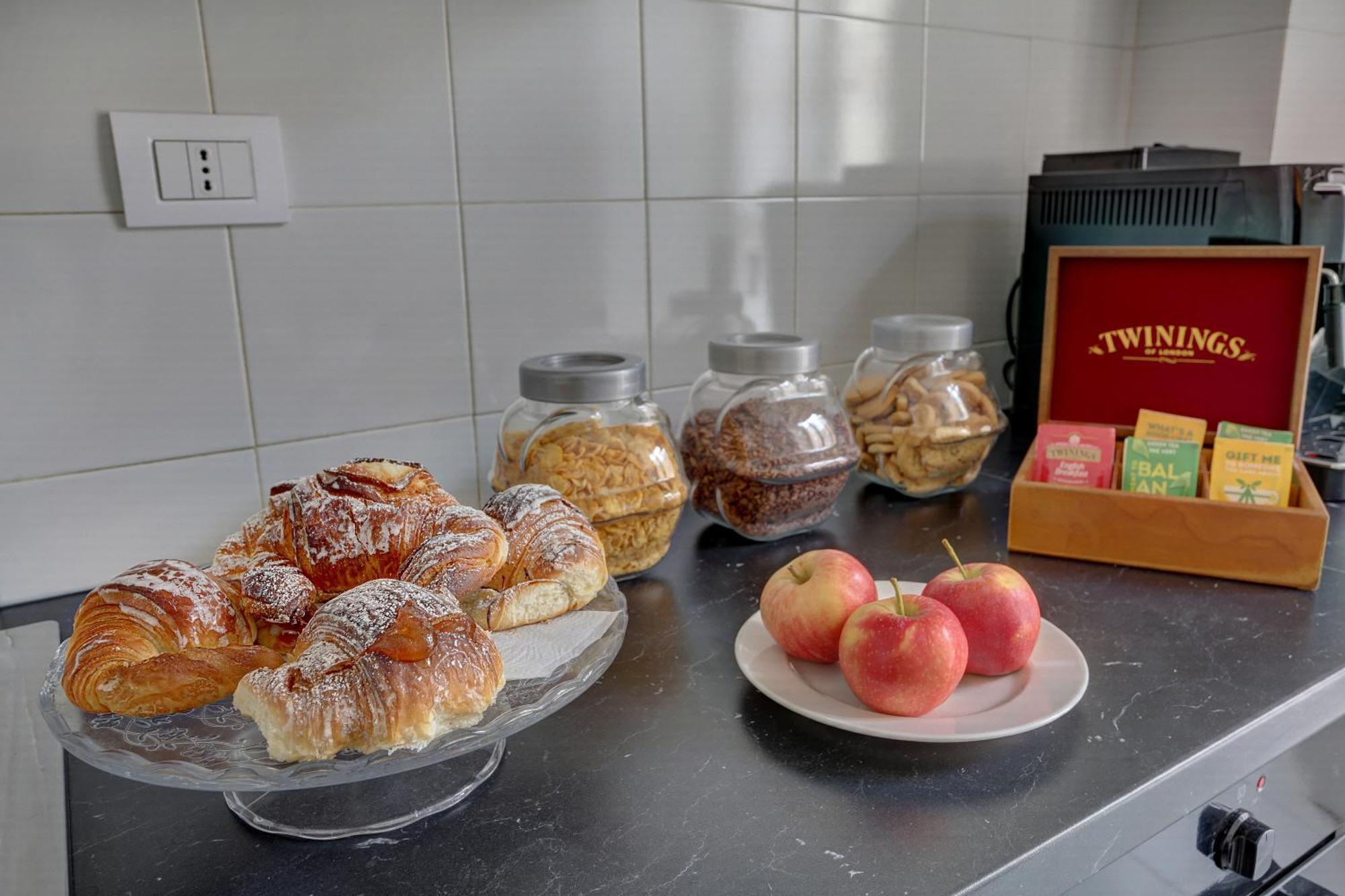 Holiday Sunny Roma B&B Ngoại thất bức ảnh