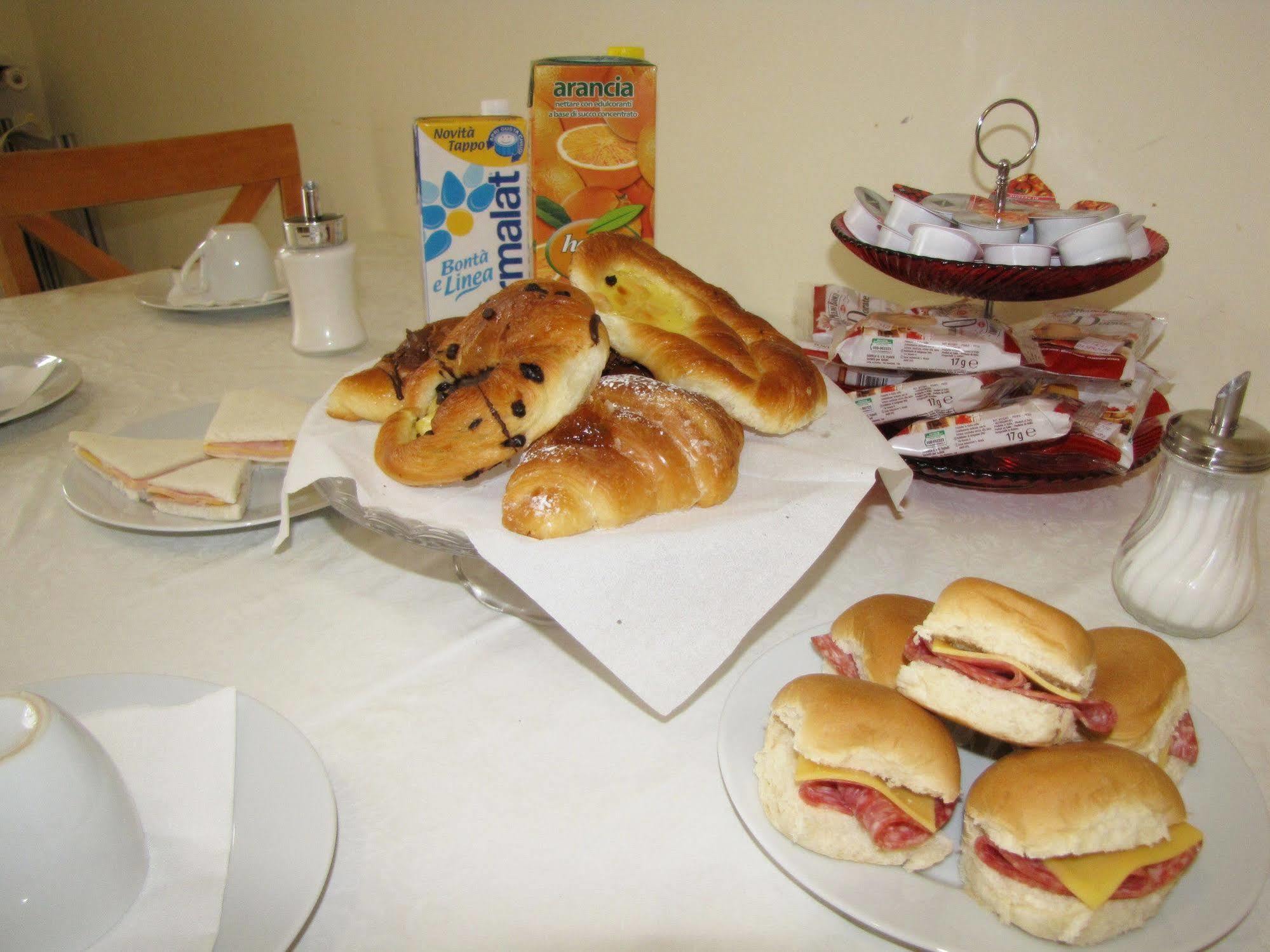 Holiday Sunny Roma B&B Ngoại thất bức ảnh